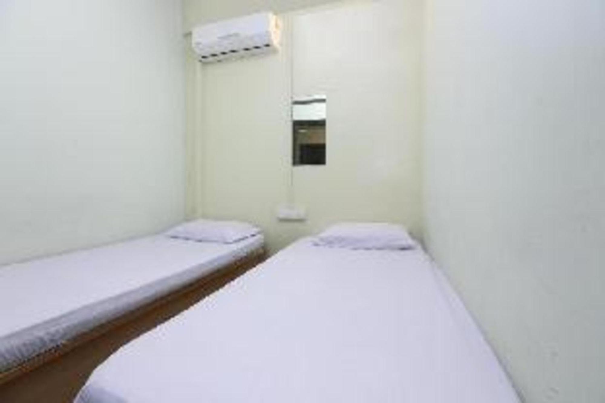 Spot On 90587 The Space Inn Kuala Terengganu Exterior foto